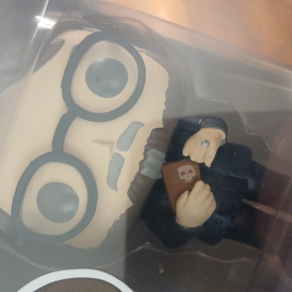 Funko Pop! Director GUILLERMO DEL TORO Vinyl Figure - Black and Brown - Picture 8 of 8